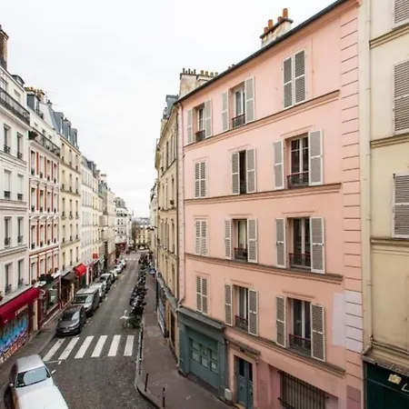 Design Close To Sacre-coeur * Parijs